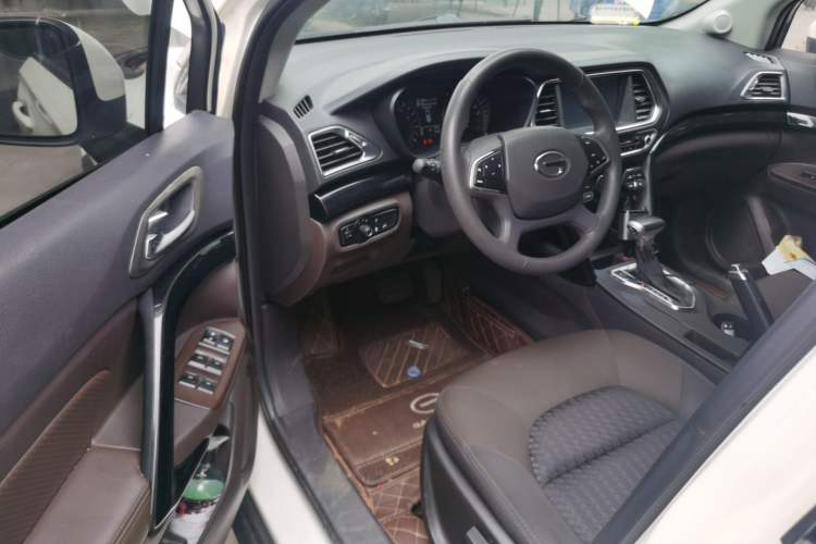 Used GAC Trumpchi GS4 2015 200T G-DCT Elite Edition Driver Seat