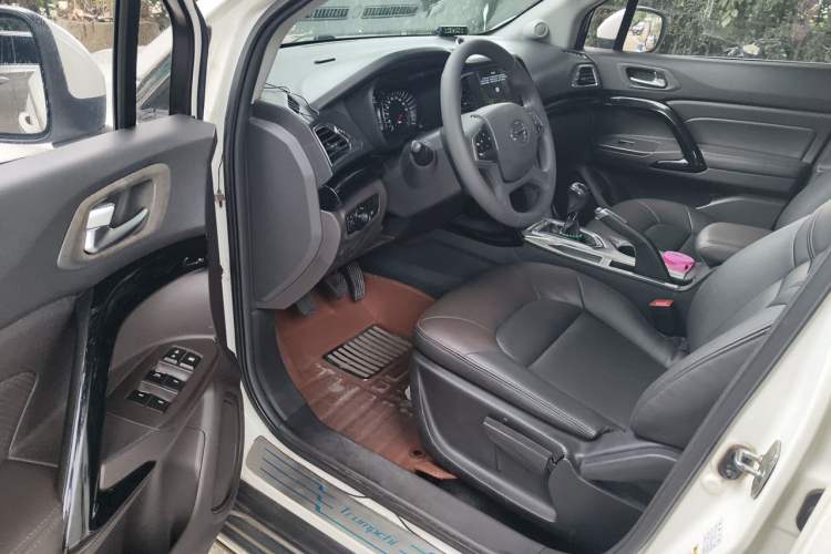 Used GAC Trumpchi GS4 2015 200T Manual Elite Edition Driver Seat