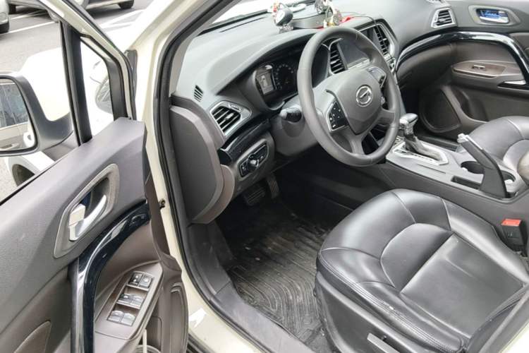Used GAC Trumpchi GS4 2015 200T G-DCT Elite Edition Driver Seat