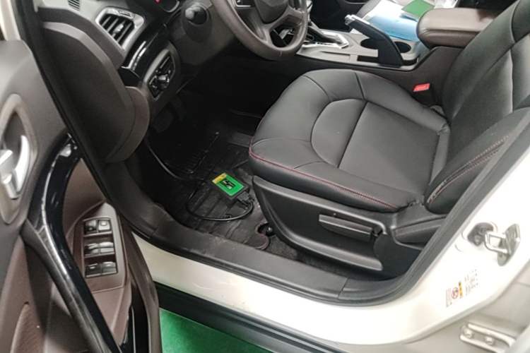 Used GAC Trumpchi GS4 2015 200T G-DCT Elite Edition Driver Seat