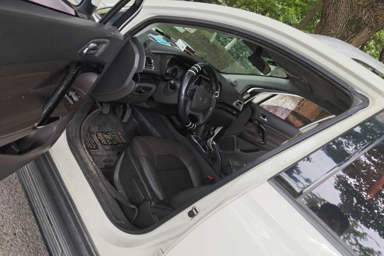 Used GAC Trumpchi GS4 2015 200T Manual Elite Edition Driver Seat