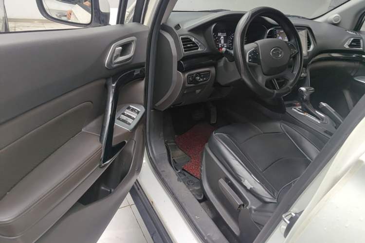 Used GAC Trumpchi GS4 2015 200T G-DCT Elite Edition Driver Seat