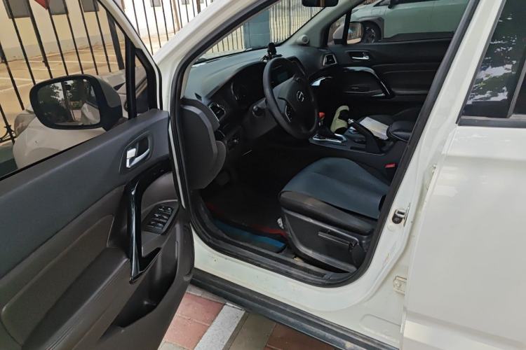 Used GAC Trumpchi GS4 2015 200T G-DCT Elite Edition Driver Seat