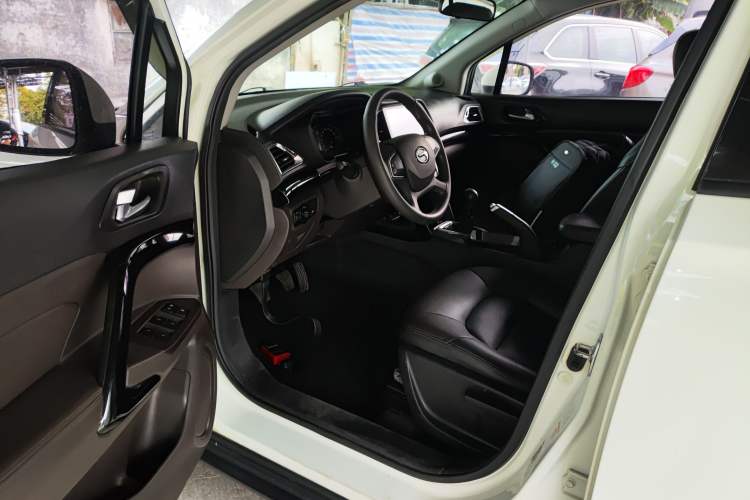 Used GAC Trumpchi GS4 2015 200T Manual Elite Edition Driver Seat