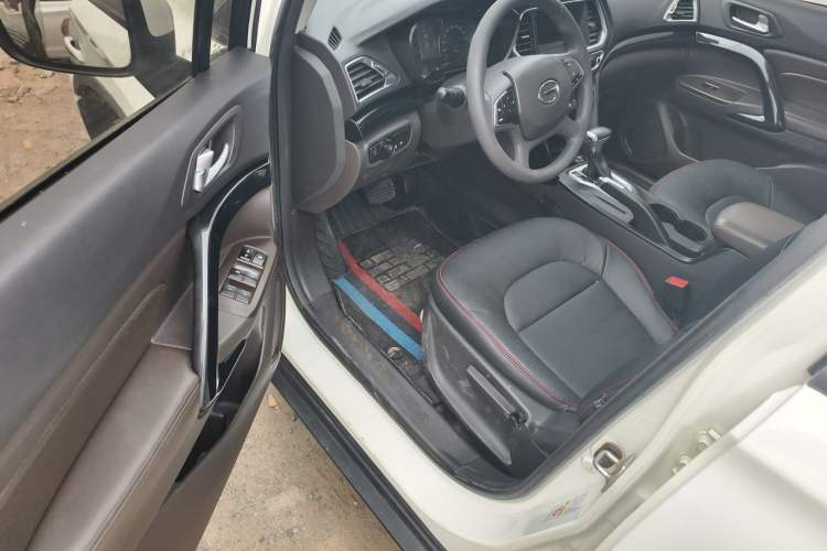 Used GAC Trumpchi GS4 2015 200T G-DCT Elite Edition Driver Seat