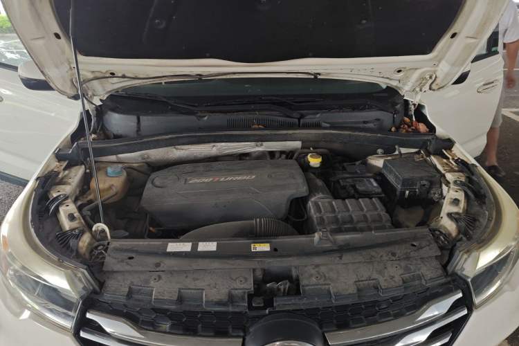 Used GAC Trumpchi GS4 2015 200T Manual Luxury Edition Engine Bay