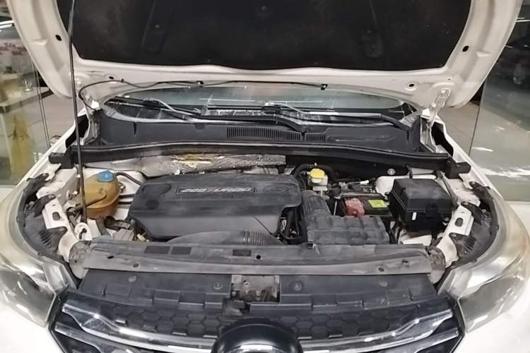 Used GAC Trumpchi GS4 2015 200T Manual Elite Edition Engine Bay