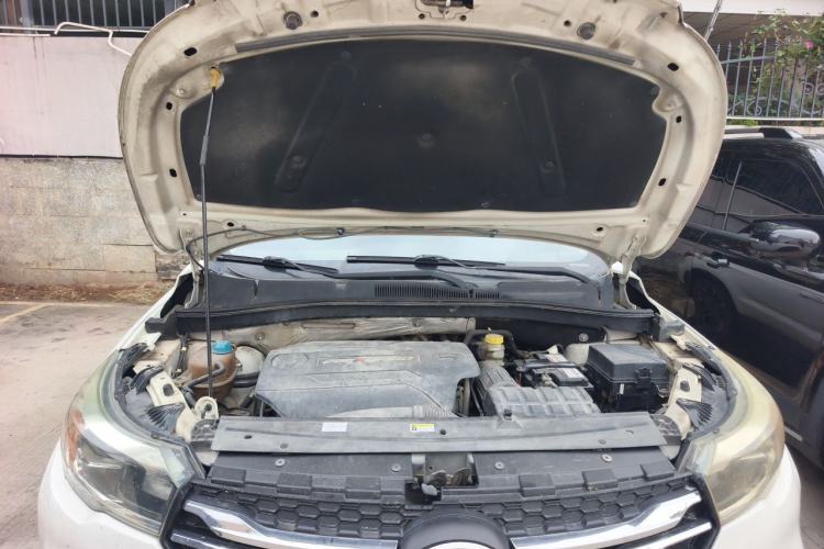 Used GAC Trumpchi GS4 2015 200T Manual Elite Edition Engine Bay