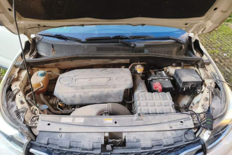 Used GAC Trumpchi GS4 2015 200T Manual Elite Edition Engine Bay