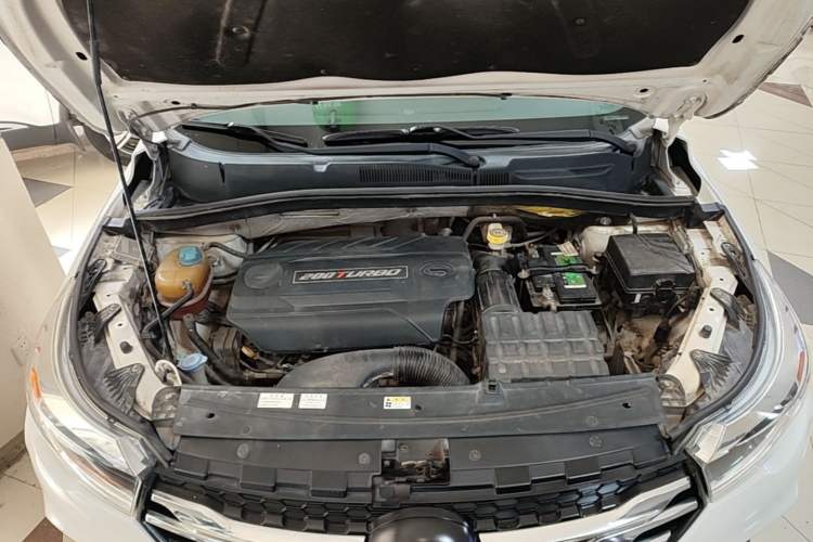 Used GAC Trumpchi GS4 2015 200T Manual Elite Edition Engine Bay