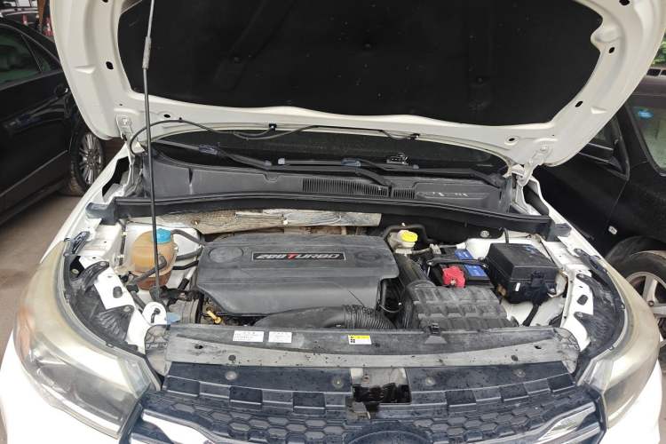 Used GAC Trumpchi GS4 2015 200T Manual Elite Edition Engine Bay