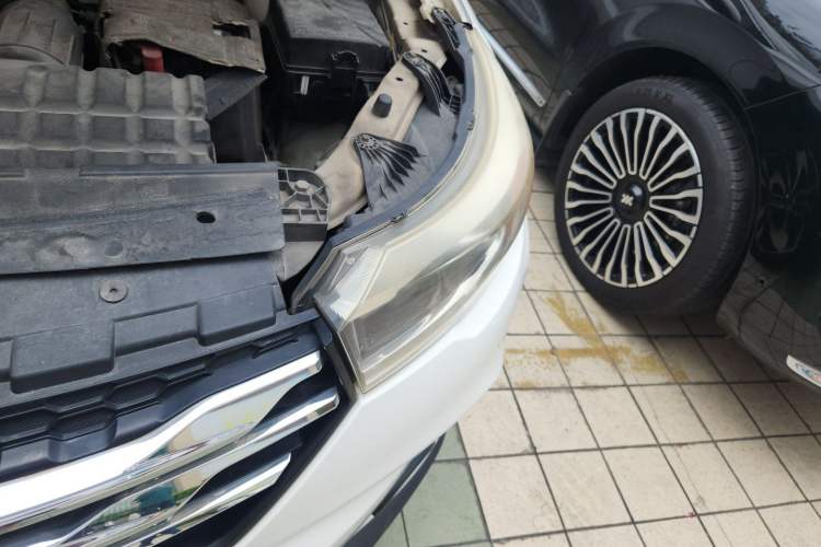 Used GAC Trumpchi GS4 2015 200T G-DCT Luxury Edition Engine Bay Left