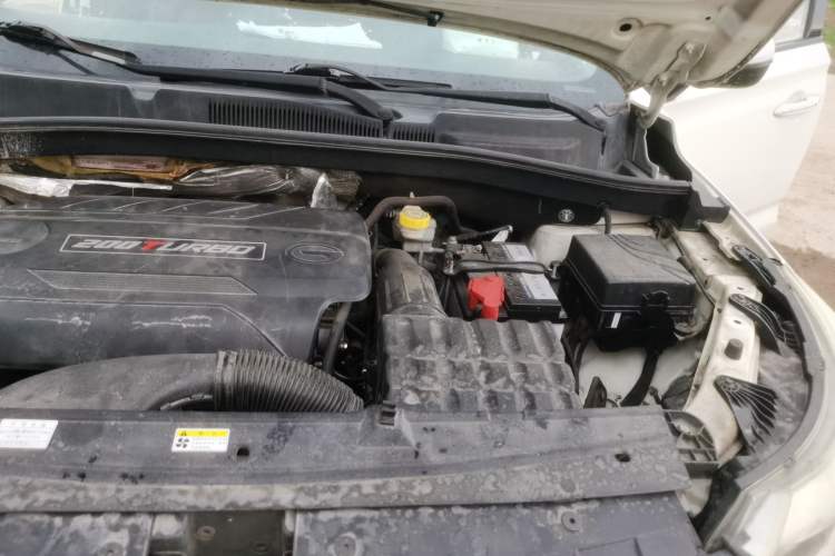 Used GAC Trumpchi GS4 2015 200T G-DCT Elite Edition Engine Bay Left