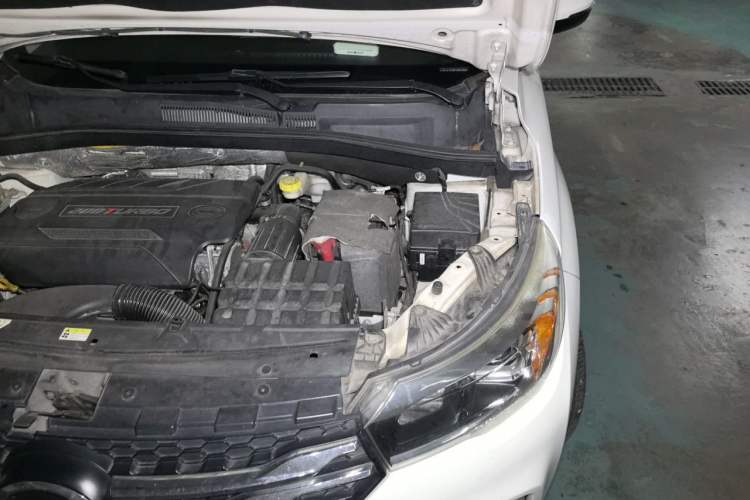 Used GAC Trumpchi GS4 2015 200T G-DCT Luxury Edition Engine Bay Left