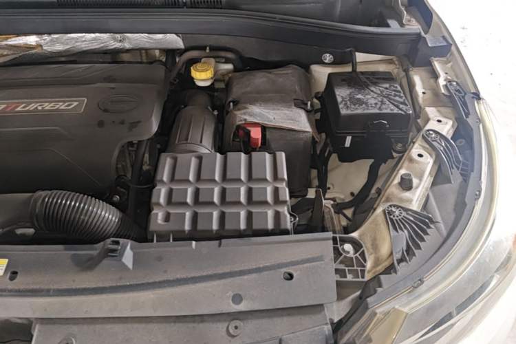 Used GAC Trumpchi GS4 2015 200T G-DCT Elite Edition Engine Bay Left