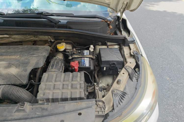 Used GAC Trumpchi GS4 2015 200T G-DCT Elite Edition Engine Bay Left