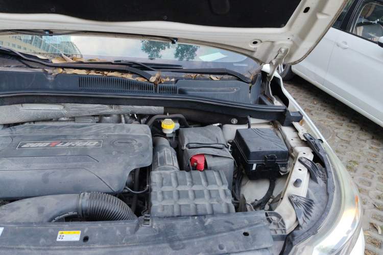 Used GAC Trumpchi GS4 2015 200T G-DCT Luxury Edition Engine Bay Left