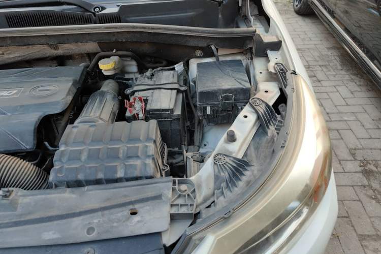 Used GAC Trumpchi GS4 2015 200T Manual Luxury Edition Engine Bay Left