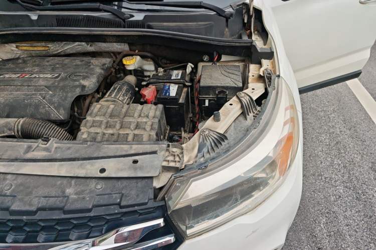 Used GAC Trumpchi GS4 2015 200T Manual Comfort Edition Engine Bay Left