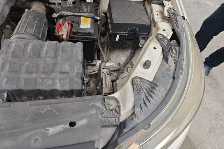 Used GAC Trumpchi GS4 2015 200T Manual Luxury Edition Engine Bay Left
