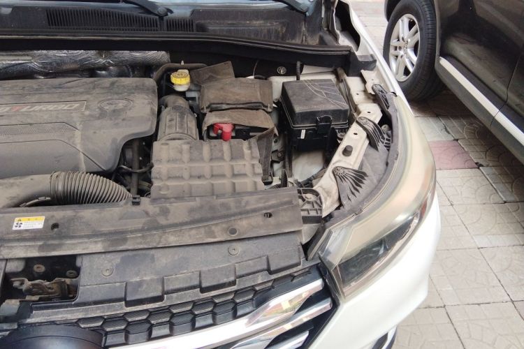 Used GAC Trumpchi GS4 2015 200T G-DCT Luxury Edition Engine Bay Left