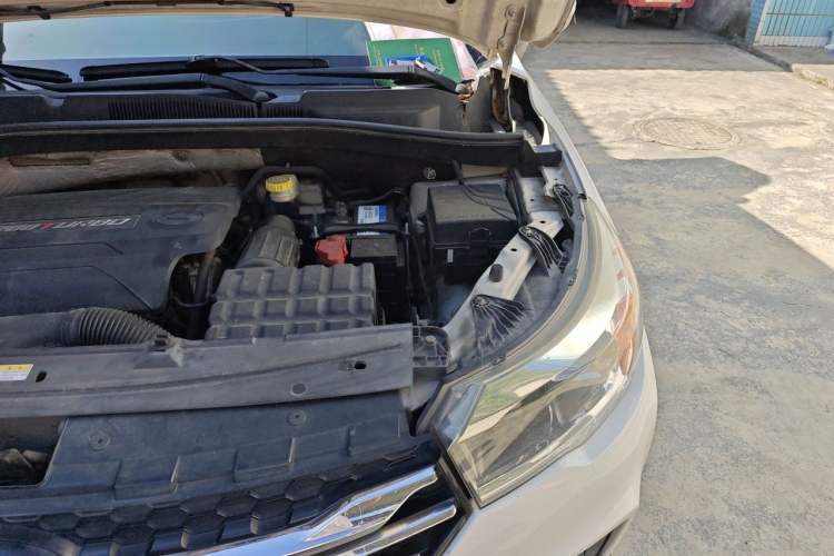 Used GAC Trumpchi GS4 2015 200T Manual Elite Edition Engine Bay Left
