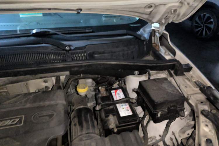 Used GAC Trumpchi GS4 2015 200T Manual Elite Edition Engine Bay Left