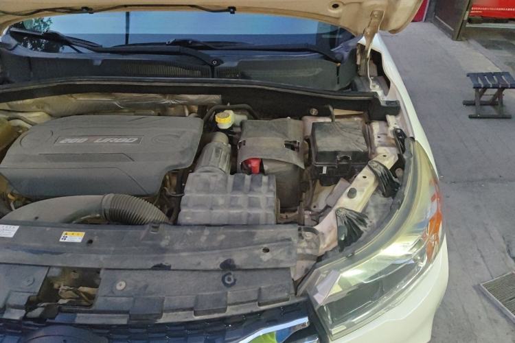 Used GAC Trumpchi GS4 2015 200T G-DCT Luxury Edition Engine Bay Left