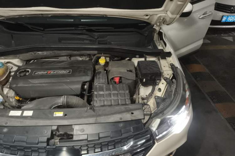 Used GAC Trumpchi GS4 2015 200T G-DCT Luxury Edition Engine Bay Left