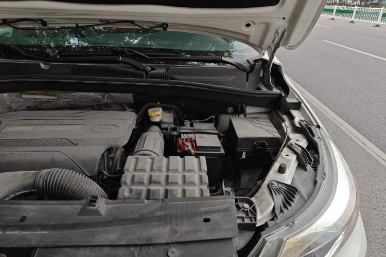 Used GAC Trumpchi GS4 2015 200T G-DCT Elite Edition Engine Bay Left