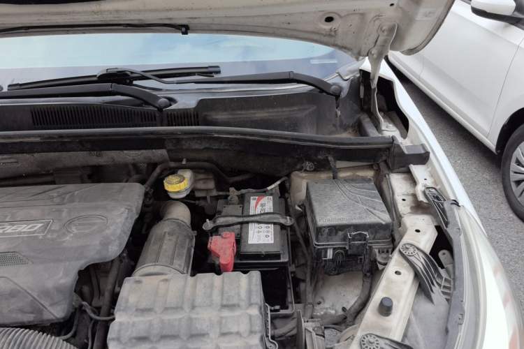 Used GAC Trumpchi GS4 2015 200T G-DCT Elite Edition Engine Bay Left