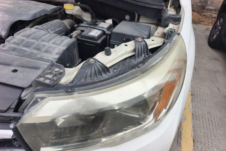 Used GAC Trumpchi GS4 2015 200T Manual Elite Edition Engine Bay Left