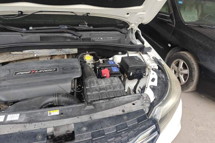 Used GAC Trumpchi GS4 2015 200T Manual Elite Edition Engine Bay Left