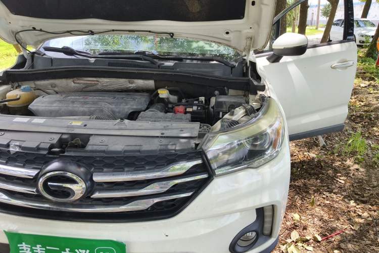 Used GAC Trumpchi GS4 2015 200T Manual Elite Edition Engine Bay Left