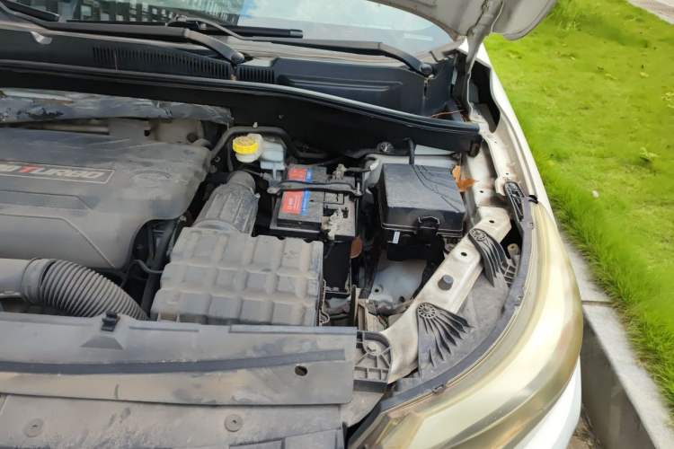 Used GAC Trumpchi GS4 2015 200T Manual Luxury Edition Engine Bay Left
