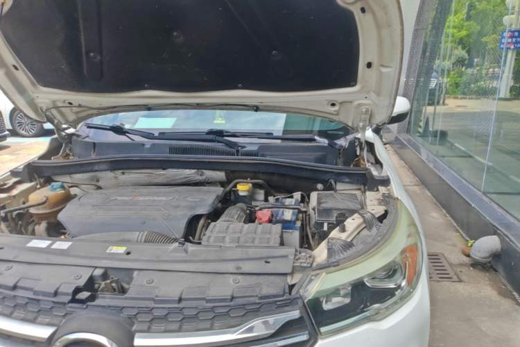 Used GAC Trumpchi GS4 2015 200T Manual Luxury Edition Engine Bay Left