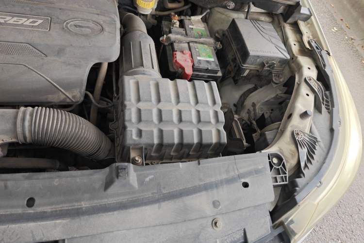 Used GAC Trumpchi GS4 2015 200T Manual Elite Edition Engine Bay Left
