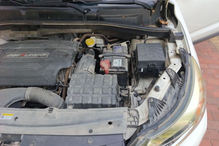 Used GAC Trumpchi GS4 2015 200T Manual Elite Edition Engine Bay Left