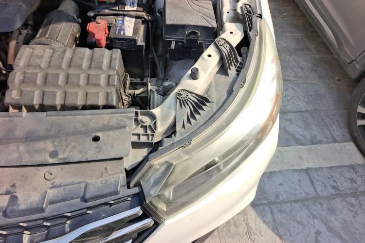 Used GAC Trumpchi GS4 2015 200T Manual Elite Edition Engine Bay Left