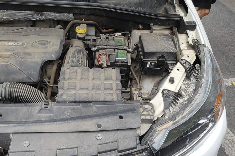 Used GAC Trumpchi GS4 2015 200T Manual Luxury Edition Engine Bay Left