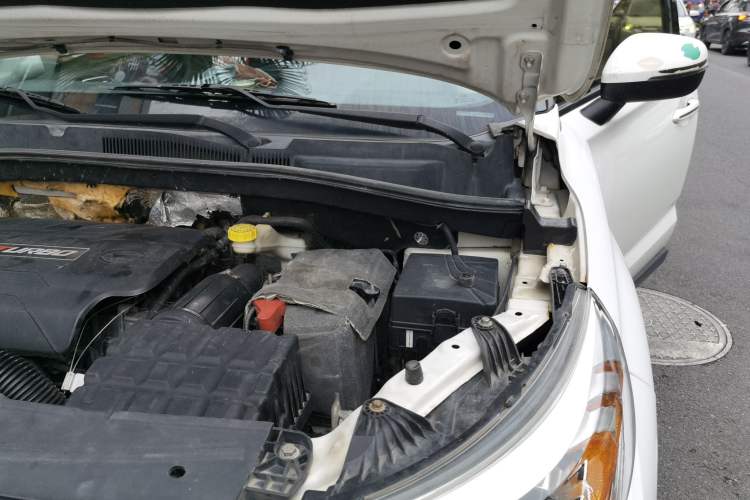 Used GAC Trumpchi GS4 2015 200T G-DCT Luxury Edition Engine Bay Left