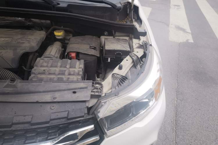 Used GAC Trumpchi GS4 2015 200T G-DCT Luxury Edition Engine Bay Left