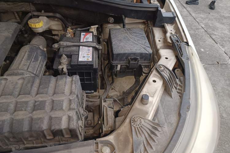 Used GAC Trumpchi GS4 2015 200T Manual Elite Edition Engine Bay Left