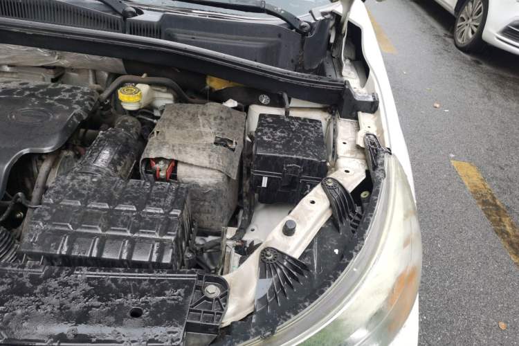 Used GAC Trumpchi GS4 2015 200T G-DCT Luxury Edition Engine Bay Left