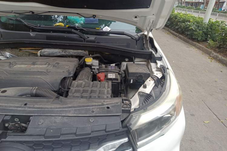 Used GAC Trumpchi GS4 2015 200T Manual Luxury Edition Engine Bay Left
