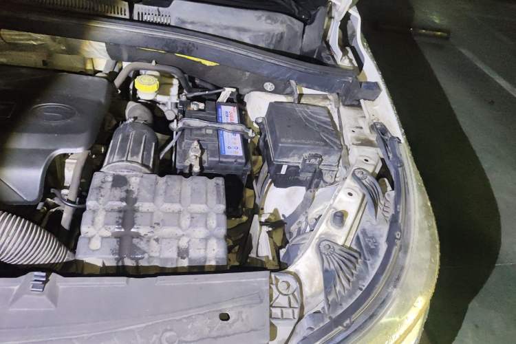 Used GAC Trumpchi GS4 2015 200T G-DCT Elite Edition Engine Bay Left