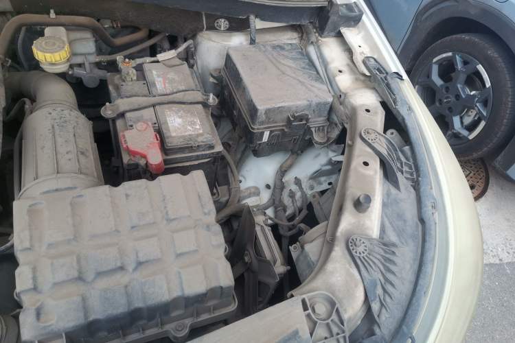 Used GAC Trumpchi GS4 2015 200T Manual Elite Edition Engine Bay Left