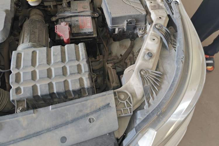 Used GAC Trumpchi GS4 2015 200T Manual Luxury Edition Engine Bay Left