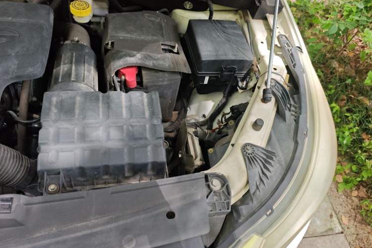 Used GAC Trumpchi GS4 2015 200T G-DCT Luxury Edition Engine Bay Left