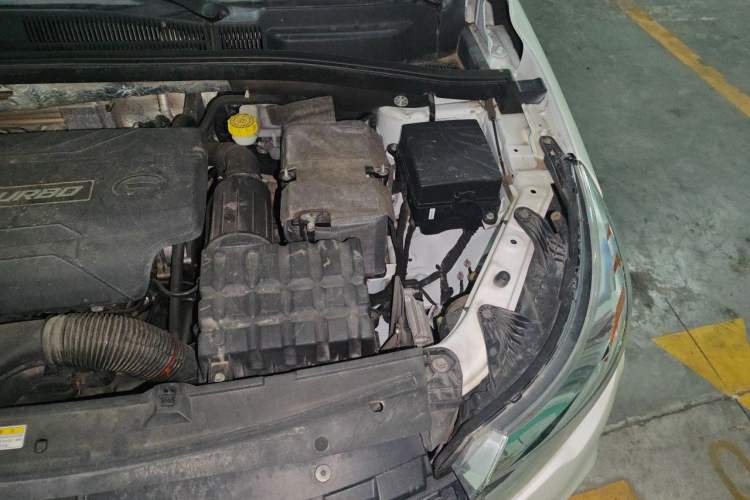 Used GAC Trumpchi GS4 2015 200T G-DCT Luxury Edition Engine Bay Left